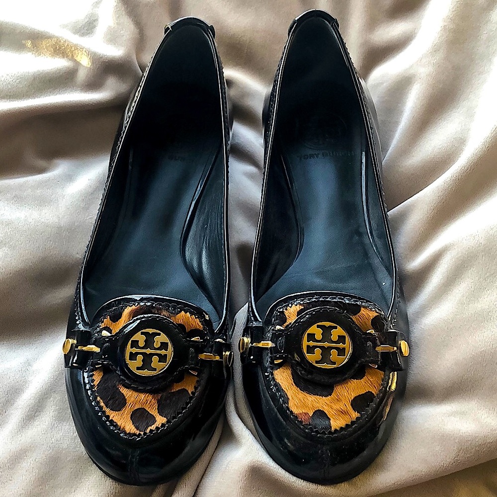 TORY BURCH Black Patent Leather Leopard Fur Flats Flats Sz 8-1/2 NWOB
